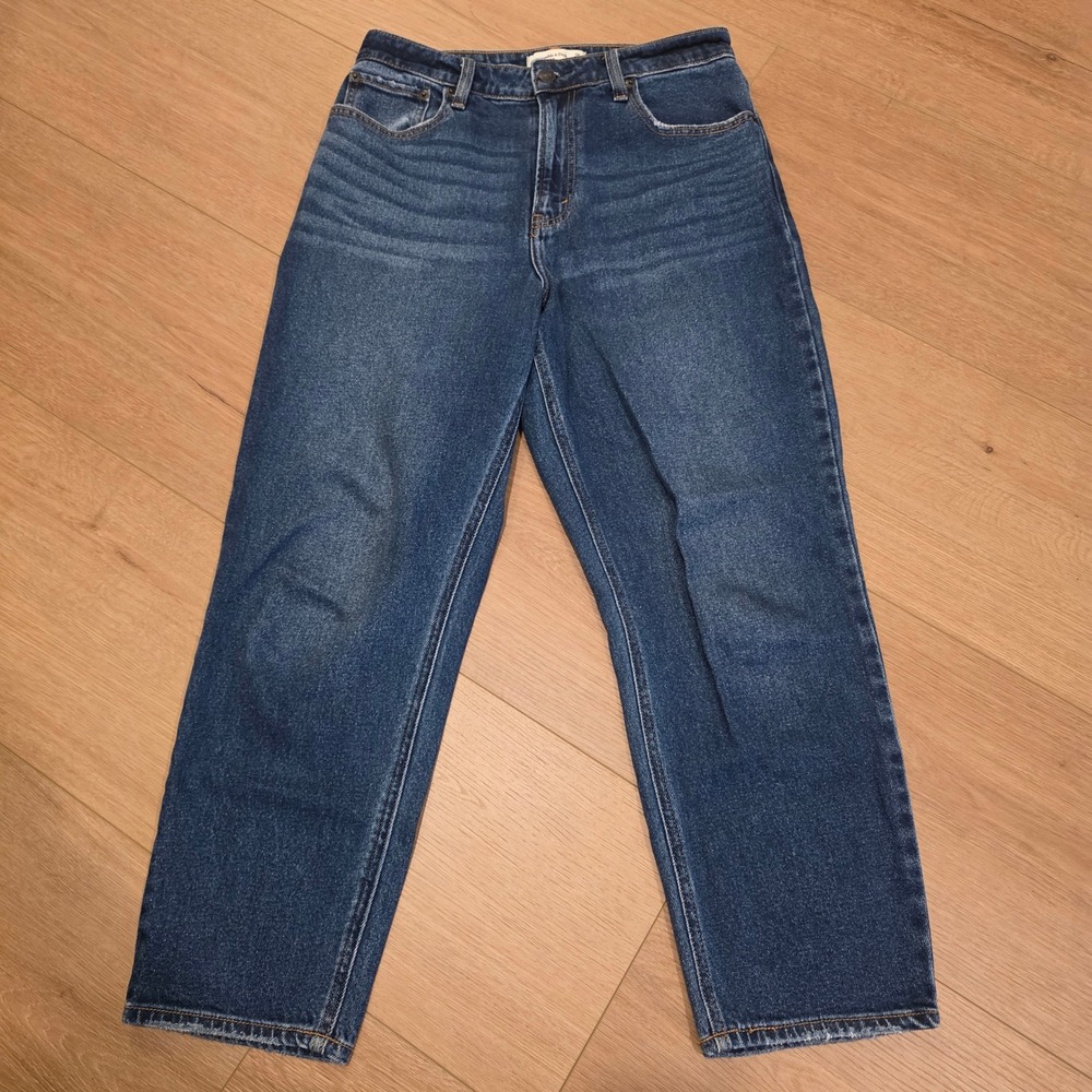 Abercrombie & Fitch Curve Love High Rise Mom Jeans Blue 28/6S Medium Wash Denim